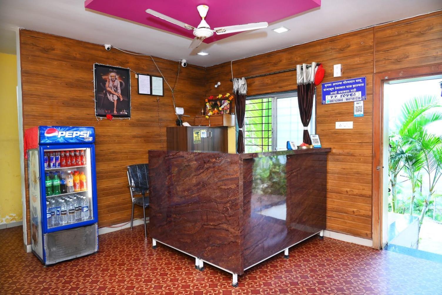 P P Lodging Mangvadi Luaran gambar