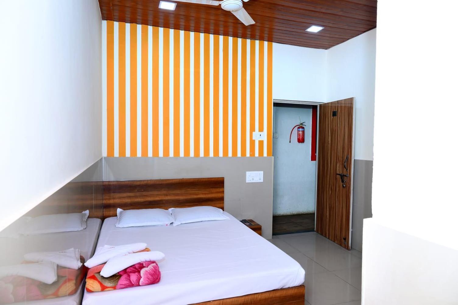 P P Lodging Mangvadi Luaran gambar