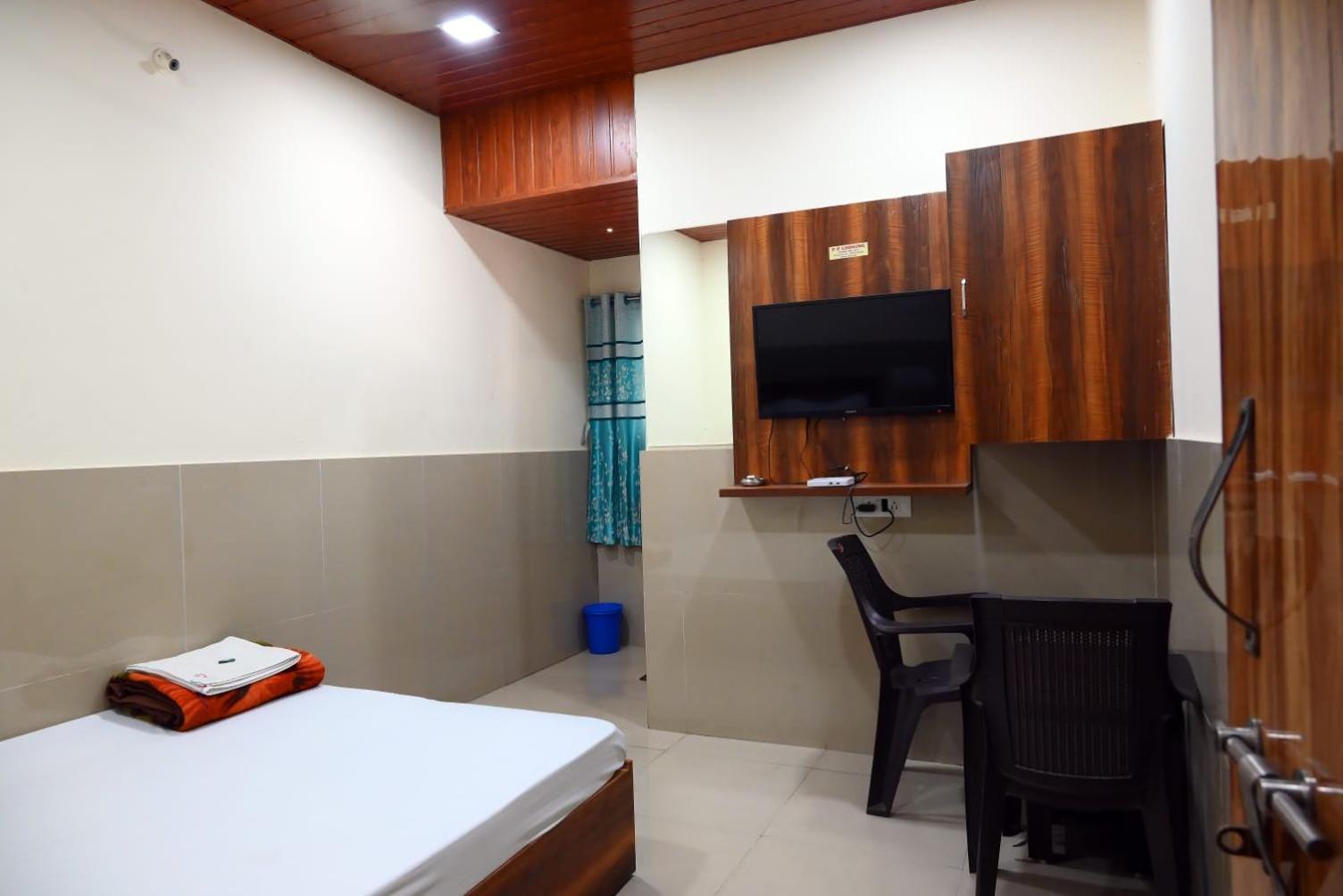 P P Lodging Mangvadi Luaran gambar
